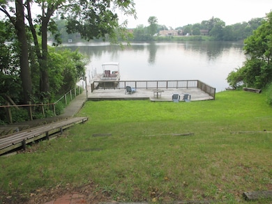 309 N Gremps St, Paw Paw, MI 49079 - photo 2