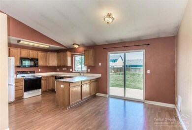 3245 SW Obsidian Ave, Redmond, OR 97756 - photo 6