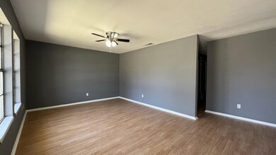 508 Batterson St, Cleburne, TX 76031 - photo 4