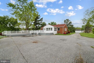 15107 Liberty Grove Dr, Burtonsville, MD 20866 - photo 3