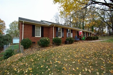 202 Valley St, Statesville, NC 28677 - photo 4