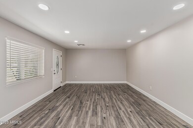 535 W 15th St, Tempe, AZ 85281 - photo 5