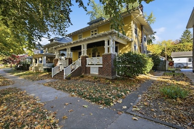 1209 N Clinton Blvd, Bloomington, IL 61701 - photo 3