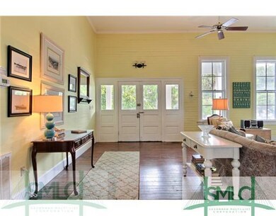 Foyer. High ceilings , large rooms,original panele