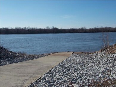 720 Eagle Bend Rd, Linden, TN 37096 - photo 2