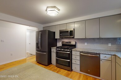 108 Weaver St unit A, Greenwich, CT 06831 - photo 2
