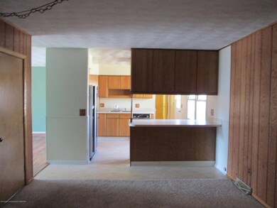FAMILY ROOM TO KITCHEN