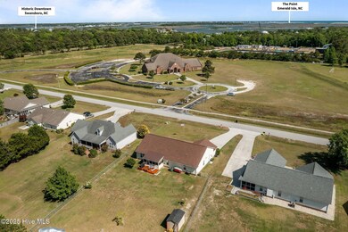 692 Old Hammock Rd, Swansboro, NC