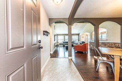 2967 Community Dr, Alvin, TX 77511 - photo 3