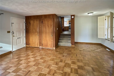 907 Valley Rd, Charleston, WV 25302 - photo 6