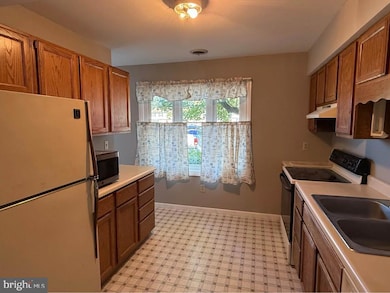 1145 Pheasant Dr N, Carlisle, PA 17013 - photo 7