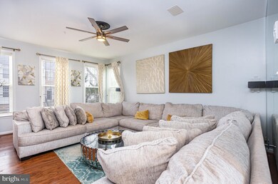 9136 Carriage House Ln, Columbia, MD 21045 - photo 5