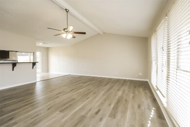 3414 Mckinley Ln, Houston, TX 77088 - photo 3