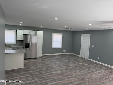 4517 Dover Rd, Louisville, KY 40216 - photo 3