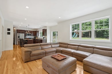 8 Summit Cir, Wrentham, MA 02093 - photo 4