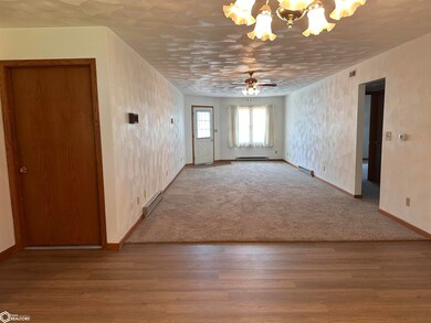 206A W 3rd St, Wayland, IA 52654 - photo 3