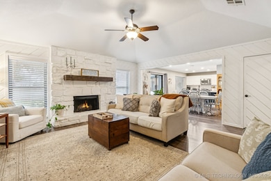 1029 W Queens St, Broken Arrow, OK 74012 - photo 5