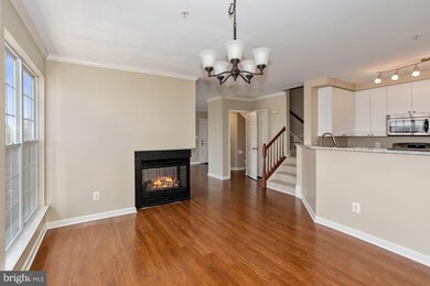 2492 Quick St unit 301, Herndon, VA 20171 - photo 2