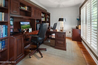 Interior 02