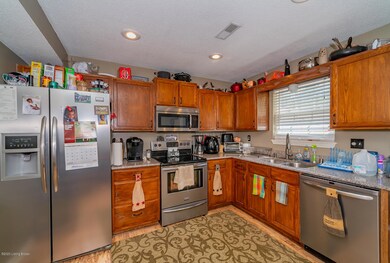 8722 Astrid Ave, Louisville, KY 40228 - photo 7