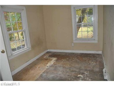 2nd Bedroom.