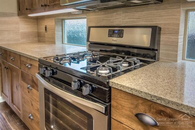 60395 SE Hedgewood Ln, Bend, OR 97702 - photo 6