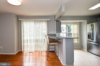 13815 Fount Beattie Ct, Centreville, VA 20121 - photo 7