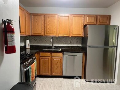 629 Cricket Ln, Woodbridge, NJ 07095 - photo 5