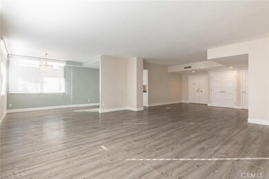 412 N Palm Dr unit 303, Beverly Hills, CA 90210 - photo 2