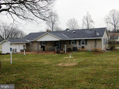 10744 van Lear Dr, Williamsport, MD 21795 - photo 2