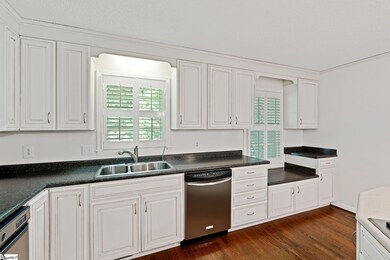 8 Whitman Dr, Taylors, SC 29687 - photo 4