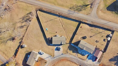 805 Catlett Farms Way, Kodak, TN 37764