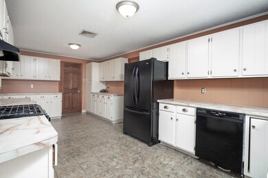 572 Russells Mills Rd, South Dartmouth, MA 02748 - photo 7