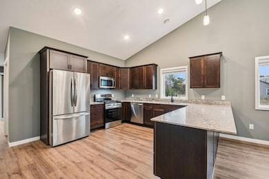 911 Gable St, Taylors Falls, MN 55084 - photo 6