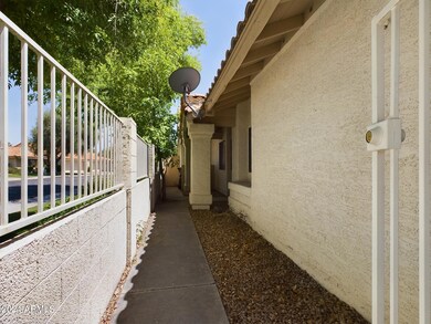 1073 E Chilton Dr, Tempe, AZ 85283 - photo 5