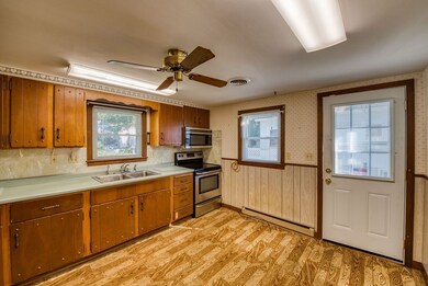 15 Winthrop Ave, Taunton, MA 02780 - photo 6