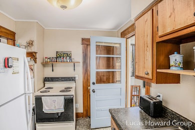 712 Lenore Ave, Lansing, MI 48910 - photo 7