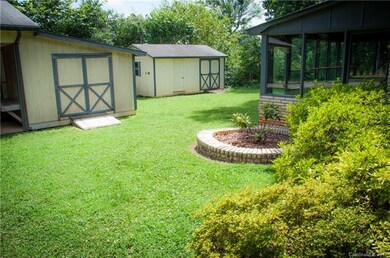 1014 E Broad St, Statesville, NC 28677 - photo 5