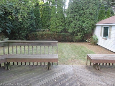 554 Merritt Ln, Birmingham, MI 48009 - photo 2