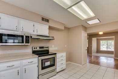 9021 N 102nd Dr unit 8, Sun City, AZ 85351 - photo 6