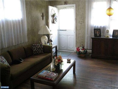 913 Poplar Ave, Glenolden, PA 19036 - photo 4