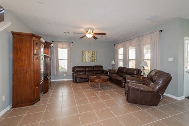 4301 Brazos Bend Dr, Pearland, TX 77584 - photo 4