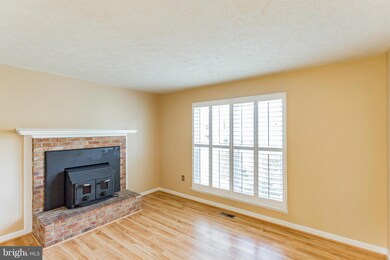 18095 Tebbs Ln, Dumfries, VA 22026 - photo 4