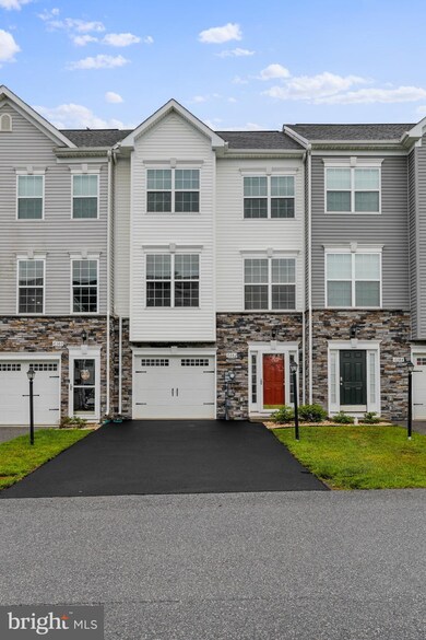 10382 Lantern Ln, Hagerstown, MD 21740 - photo 3