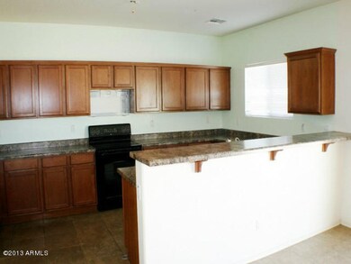 023-381900 - Kitchen alternate view 2