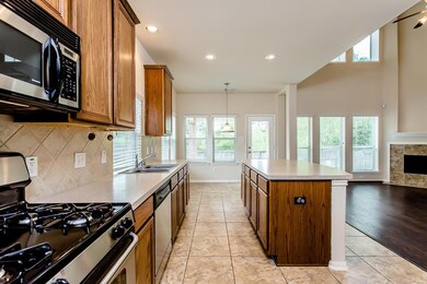 126 E Spindle Tree Cir, Spring, TX 77382 - photo 7