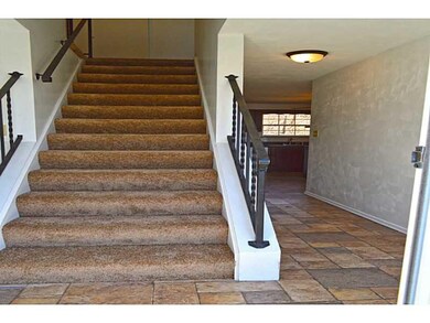 Entry/Foyer.