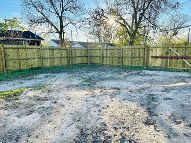 2508 Avenue C unit C, Bay City, TX 77414 - photo 3