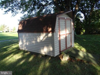 302 Cornertown Rd, Chambersburg, PA 17201 - photo 5