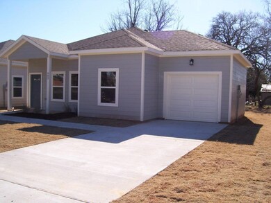 902 W Florence St, Denison, TX 75020 - photo 2